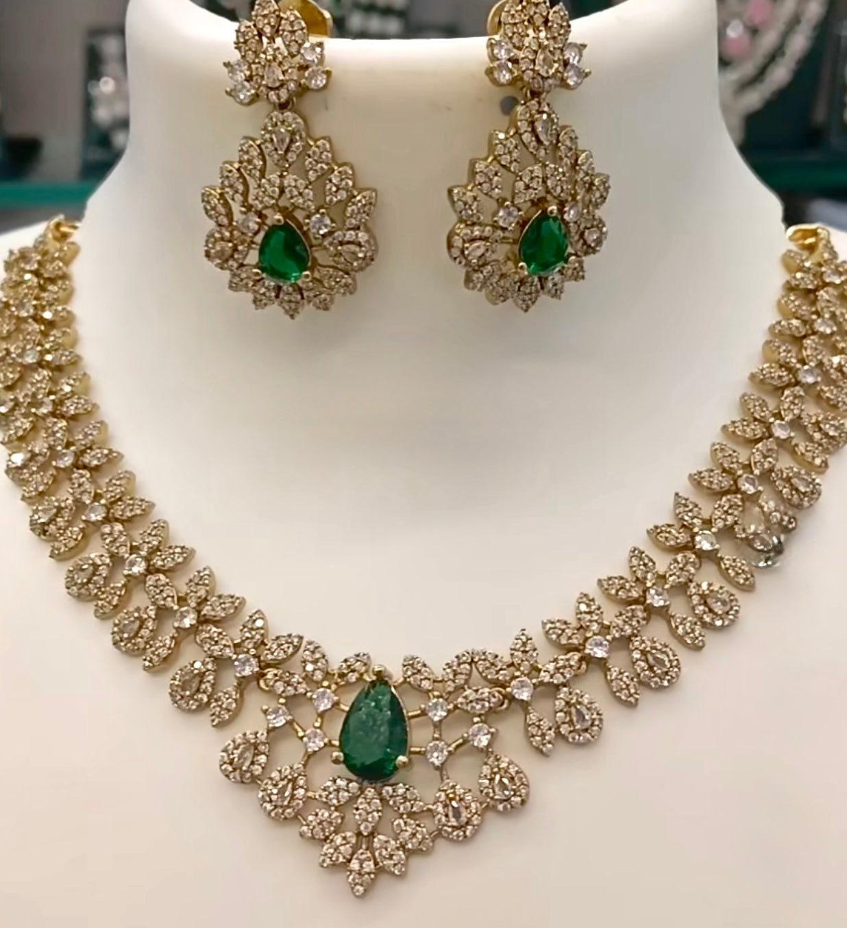 Emerald Royale Set