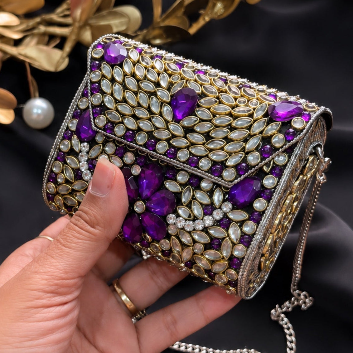 Arshi Mini Kundan Clutch