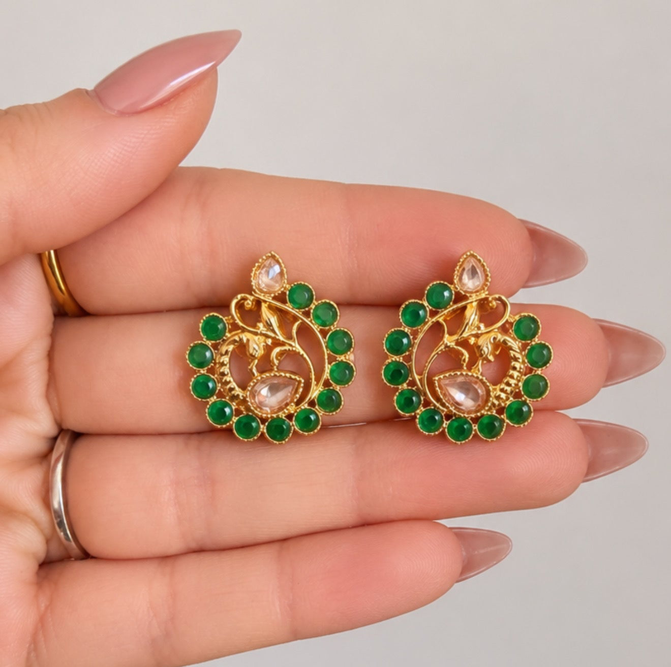 Sneha Studs