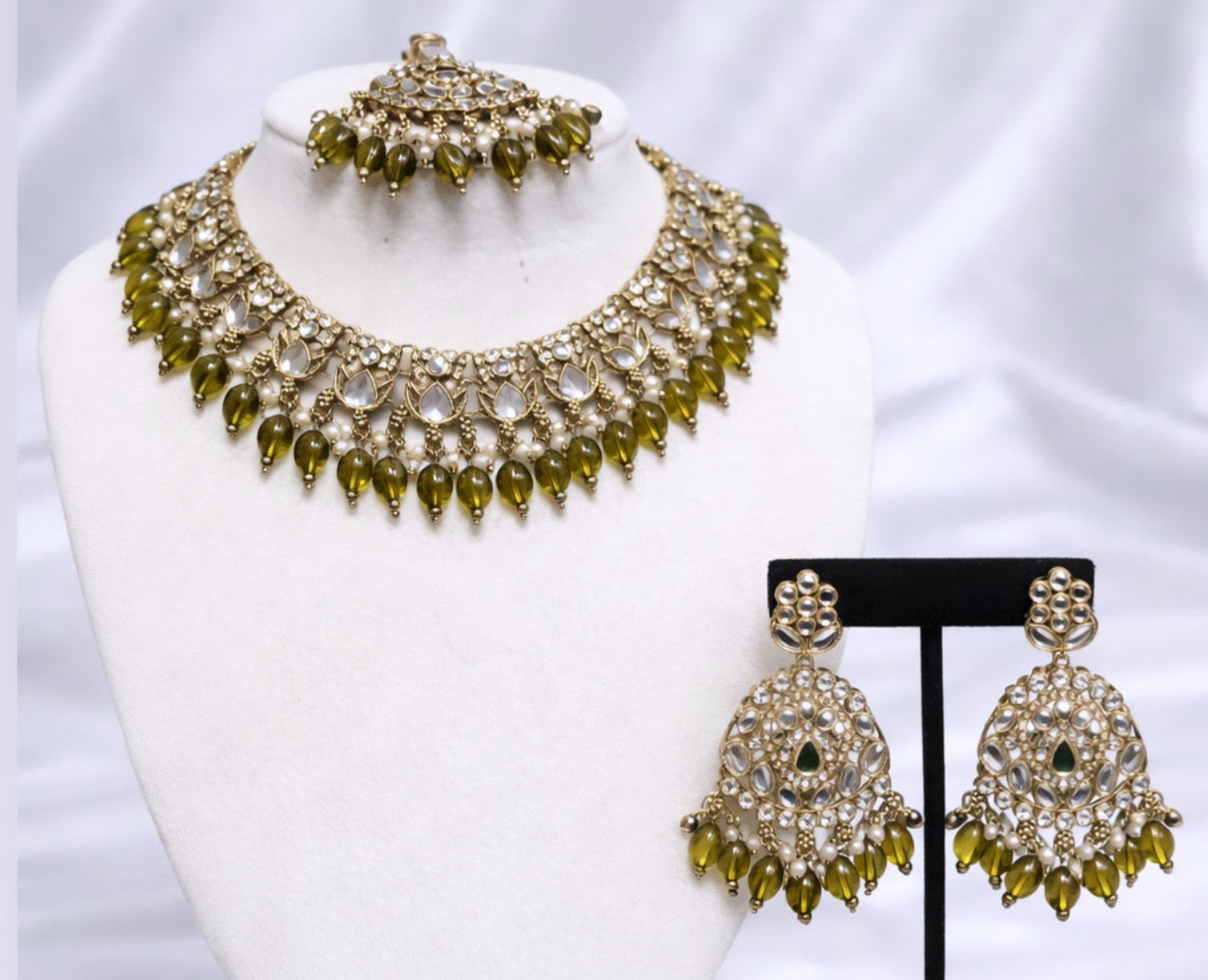 Hira Mirror Necklace Set