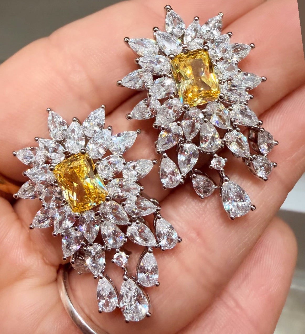 VVS Clarity Studs