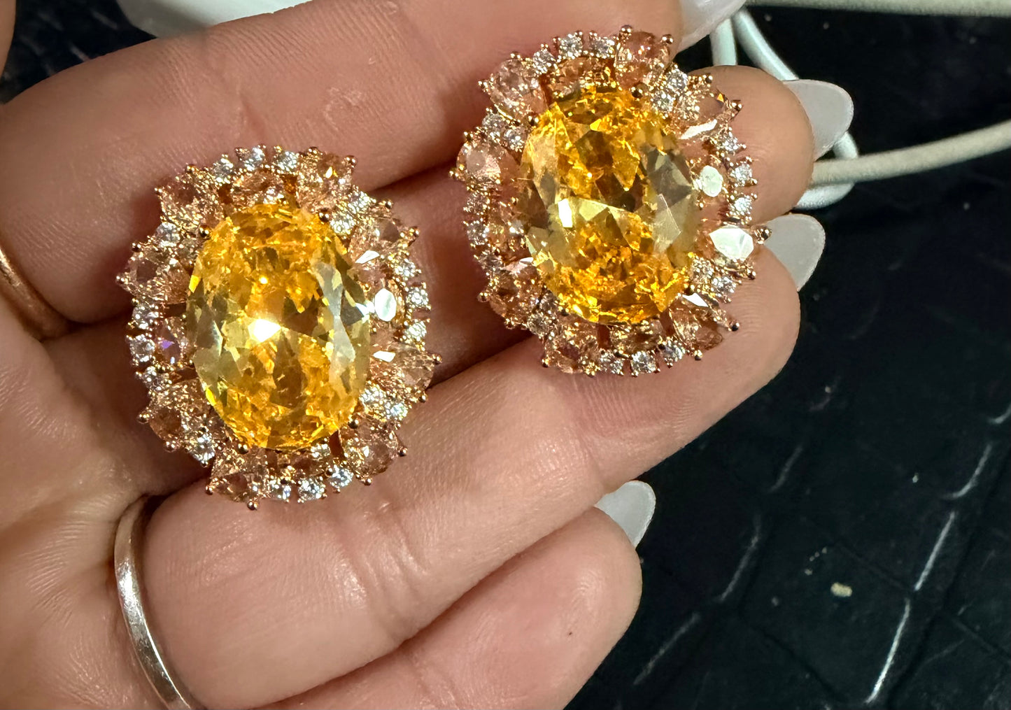 Rashmi Premium Quality VVS Clarity Studs
