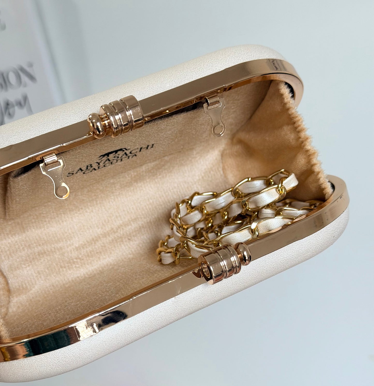 Sabya Premium Quality Taj Mahal Clutch