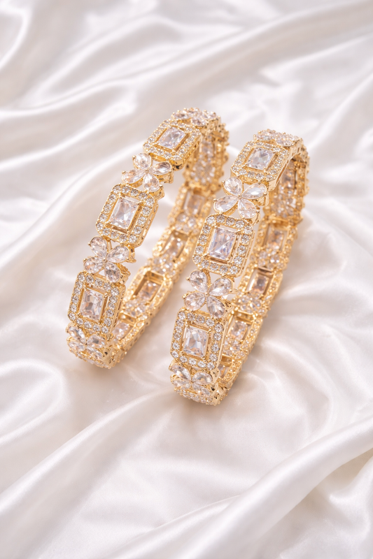 Nikki Bangles in AD