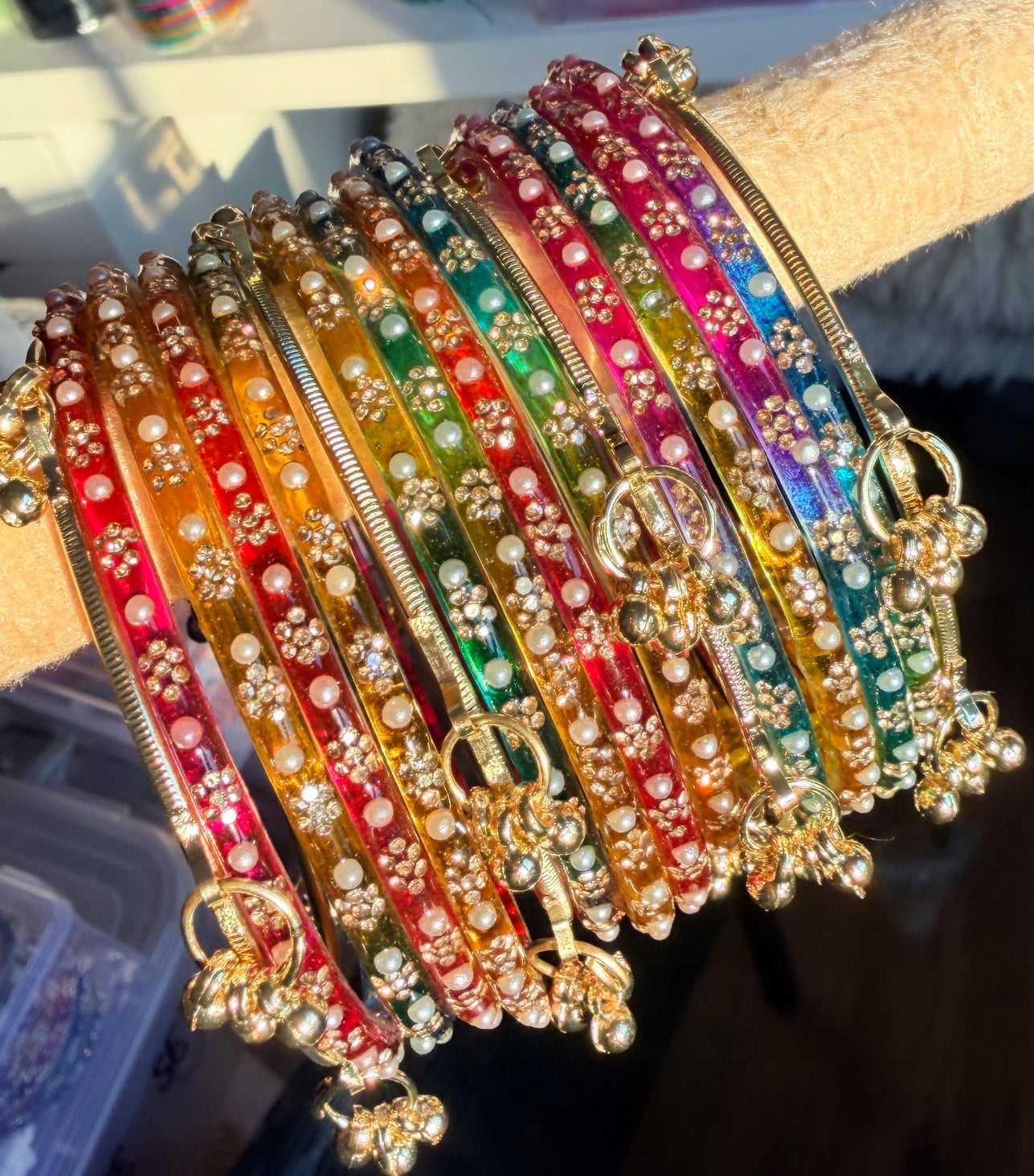 Anam Pearl Glass Bangle Set