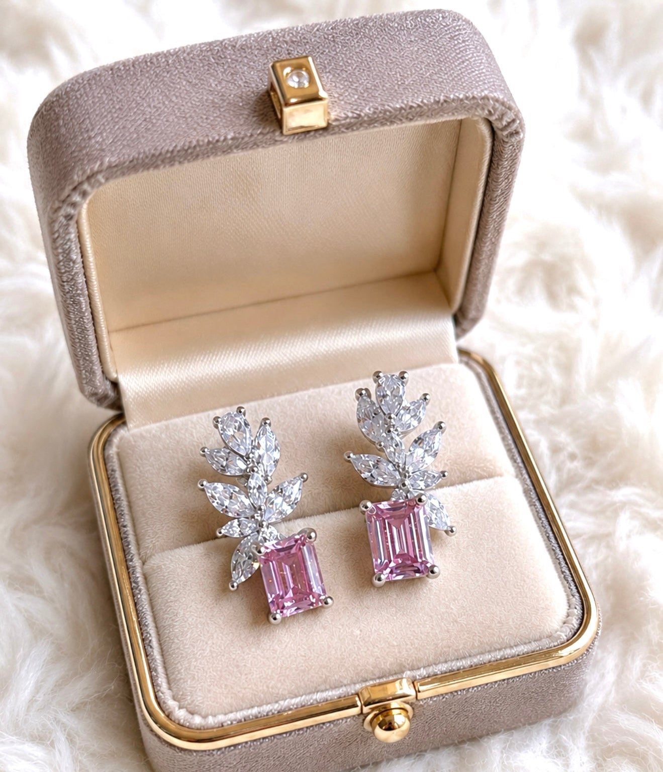 VVS Clarity Studs