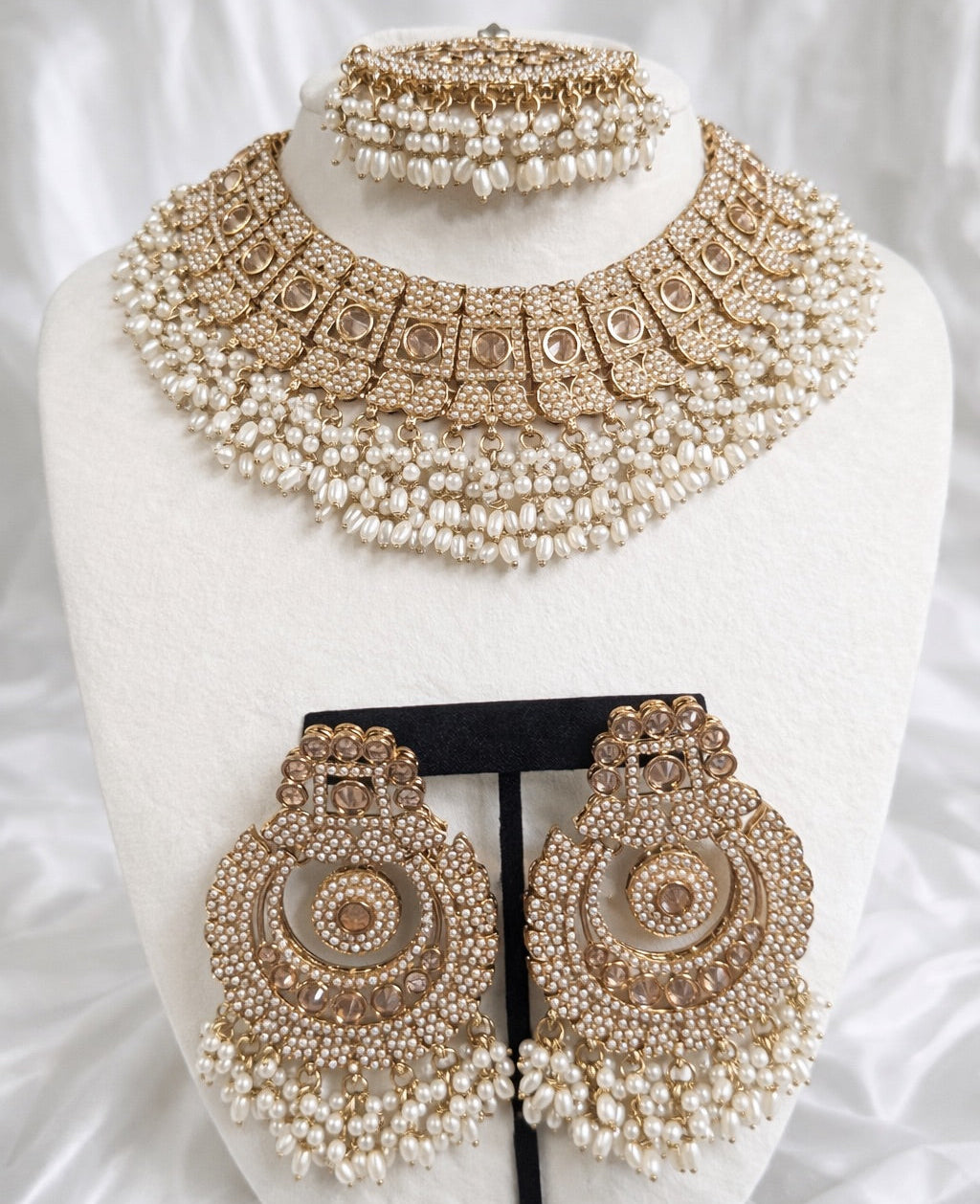 Savreen Semi Bridal Necklace Set