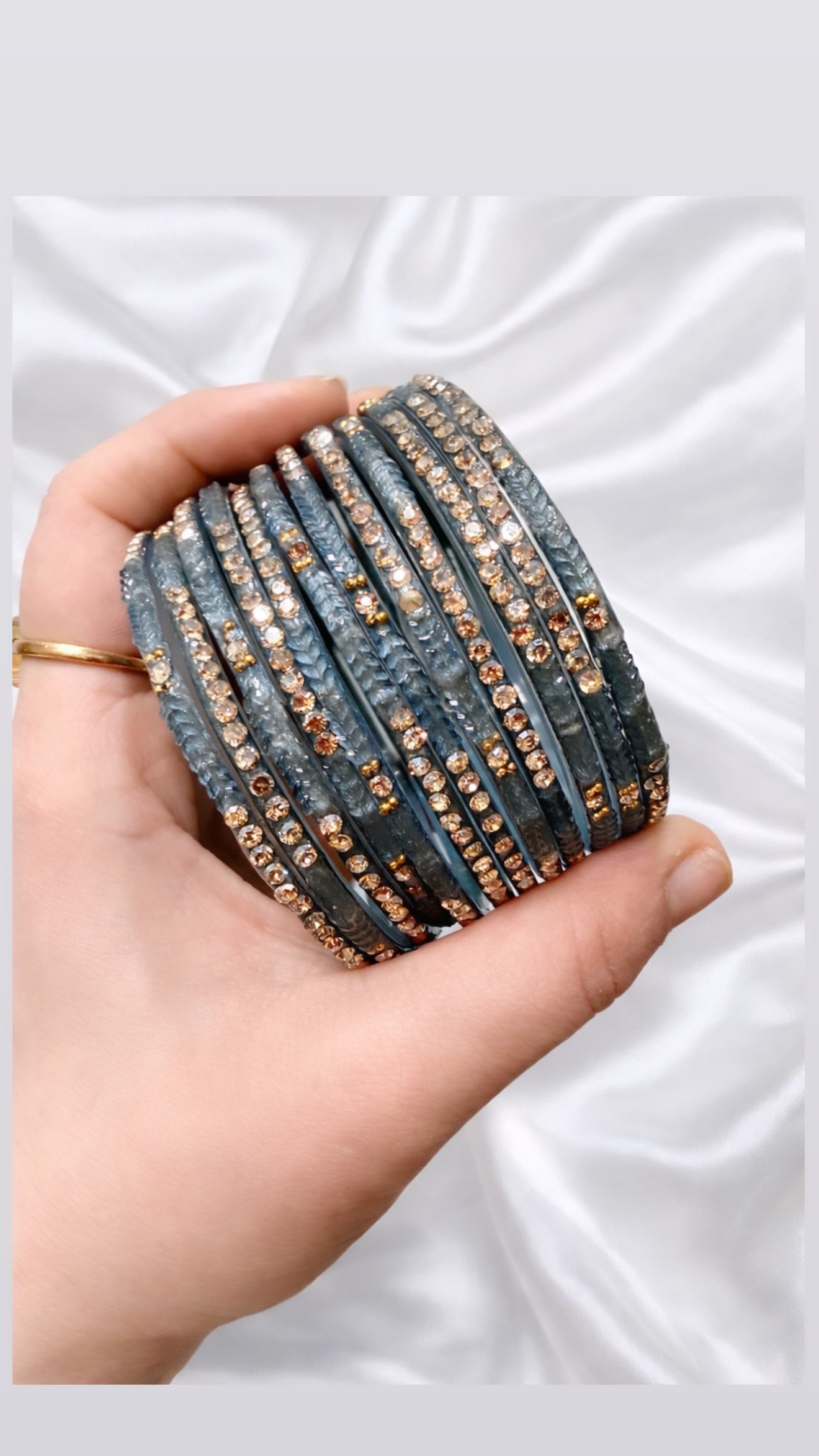 Inayat Glass Bangle Set
