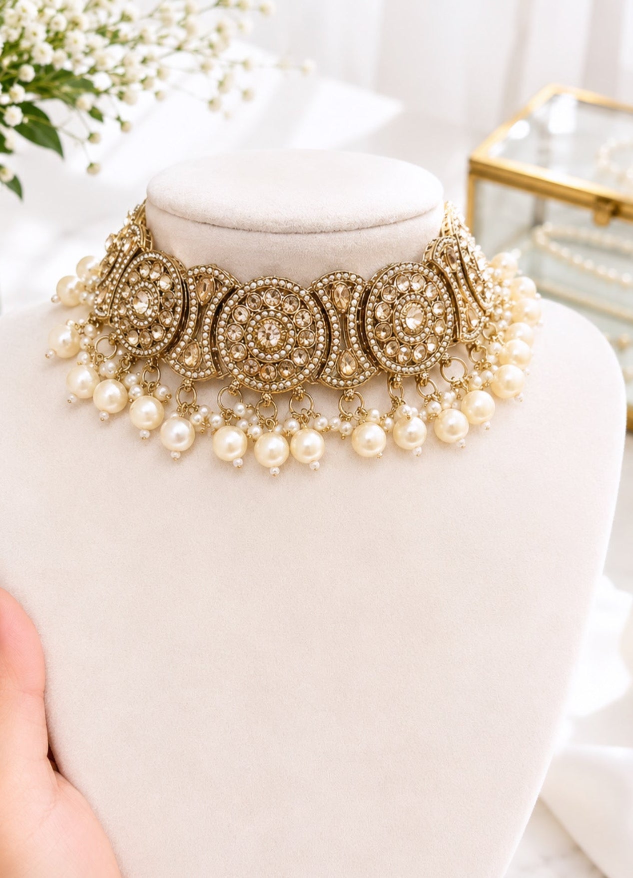 Sunidhi Necklace Set