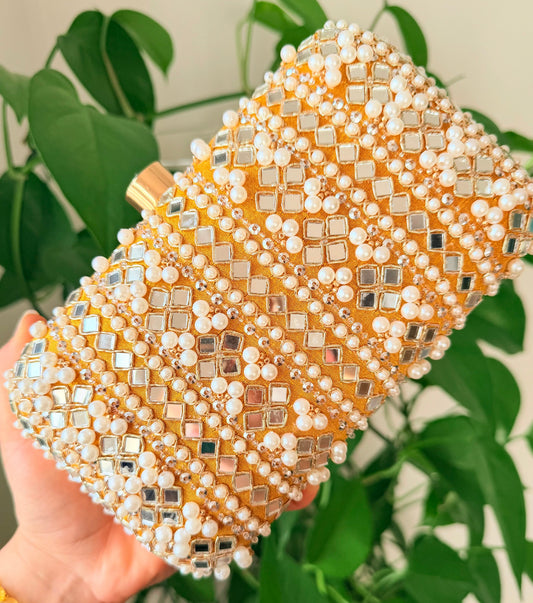 Mahima Clutch