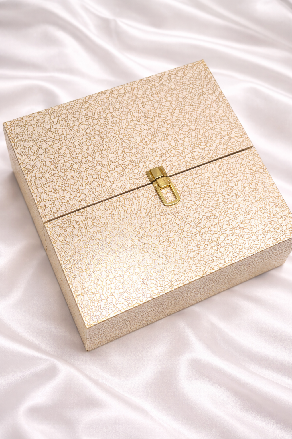 Golden with Red 4 Rod Bangle Box