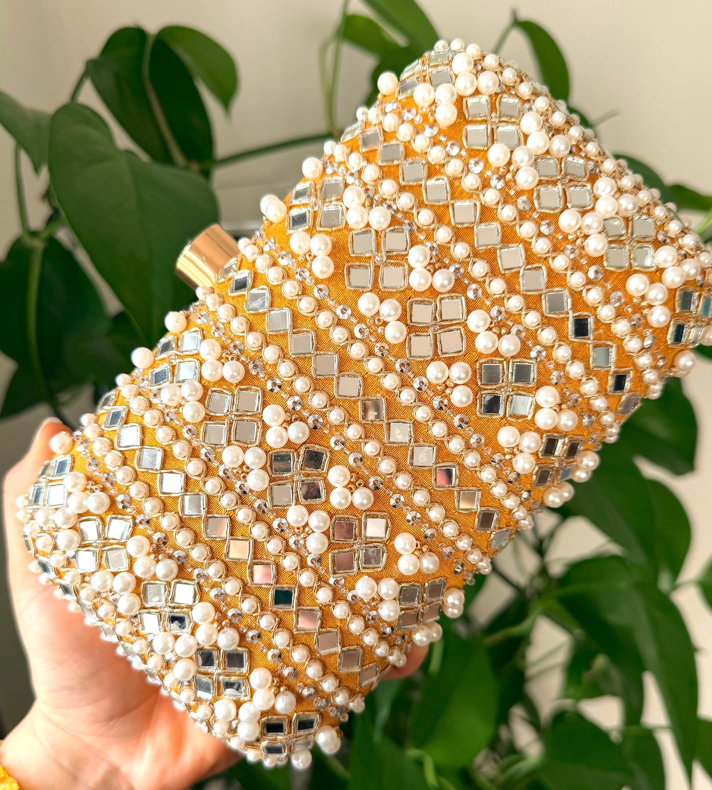 Mahima Clutch