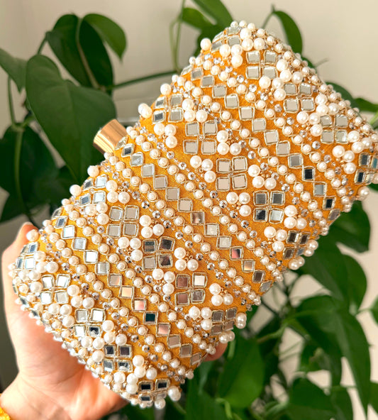 Mahima Clutch