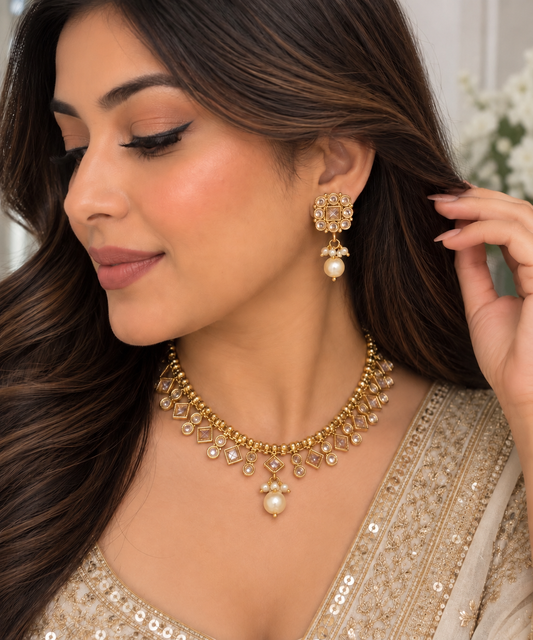 Bani Lightweight Necklace Set