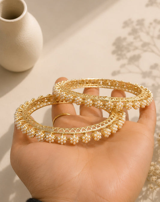 Noor Pearl Bangle Set