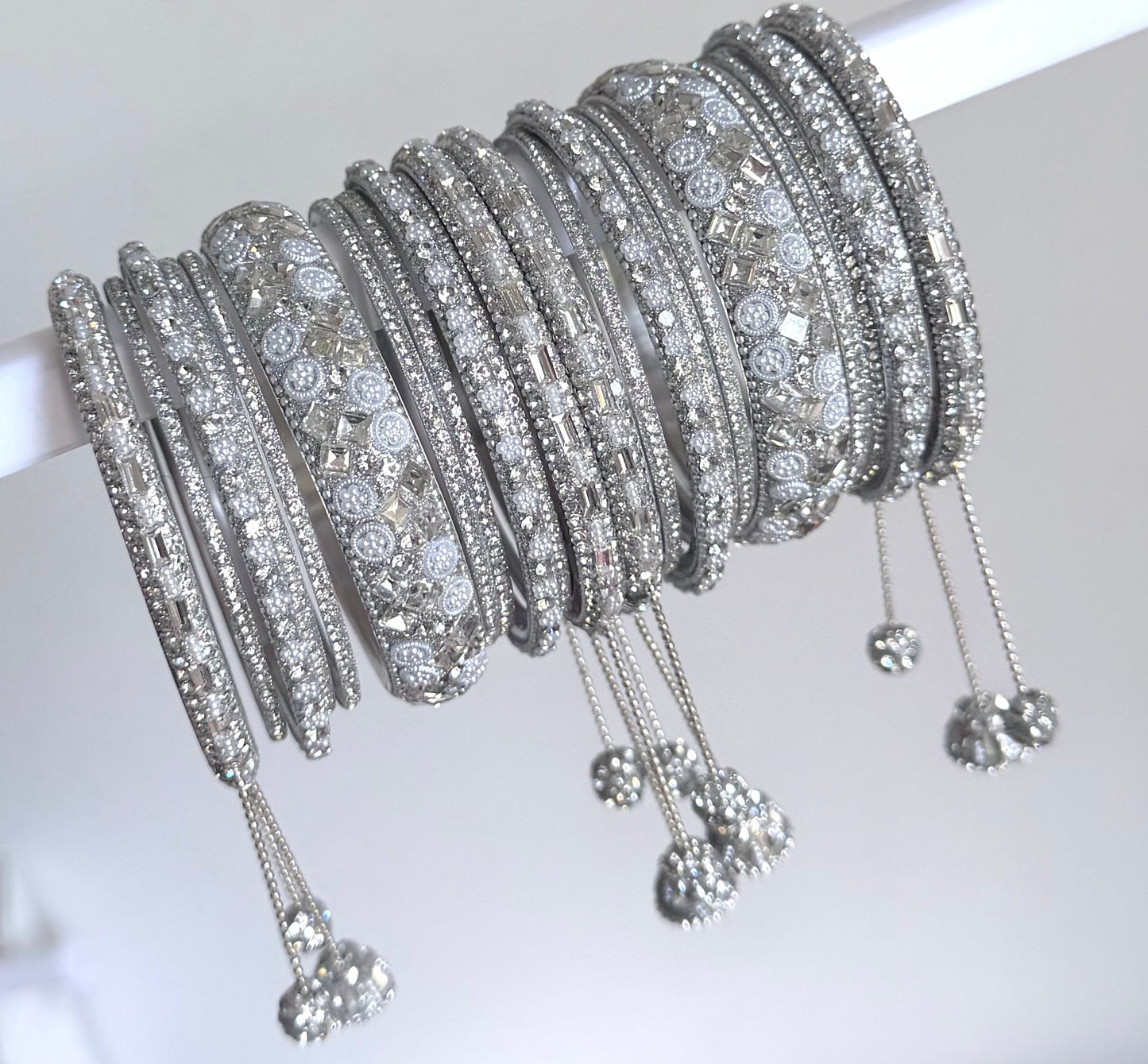 Avleen Silver Bangle Set