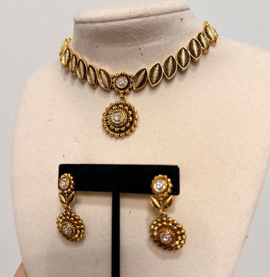 Antique Gold Plated Lightweight Necklace Set