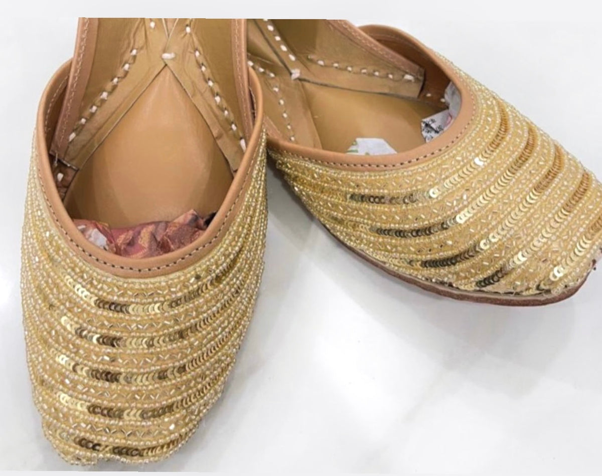 Golden Sequin Punjabi Jutti