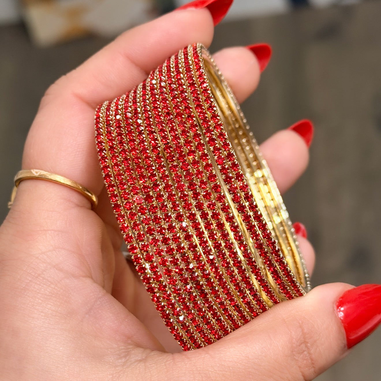 Aman Metal Sparkly Bangle Set