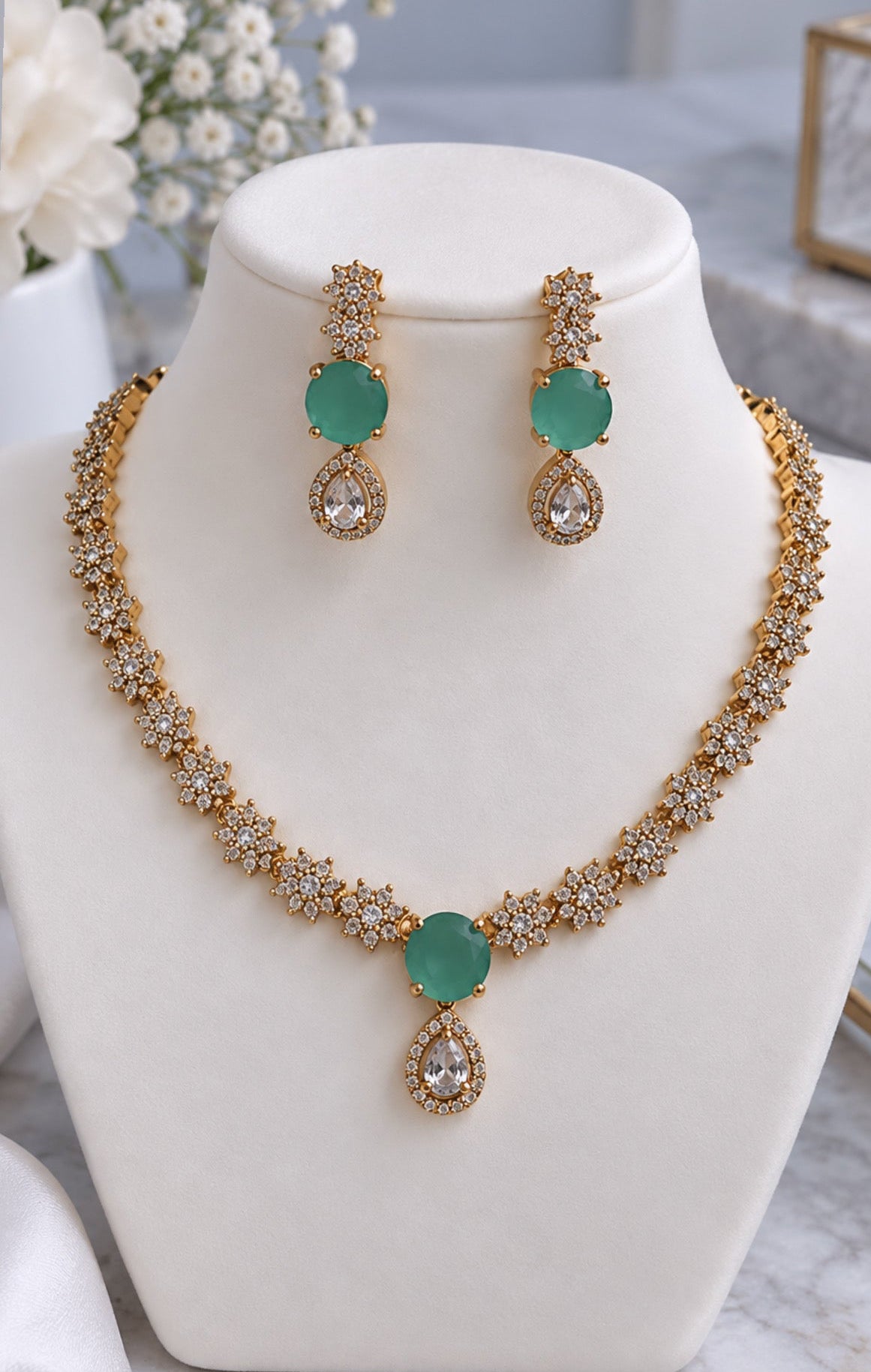 Aashna Sleek Necklace Set