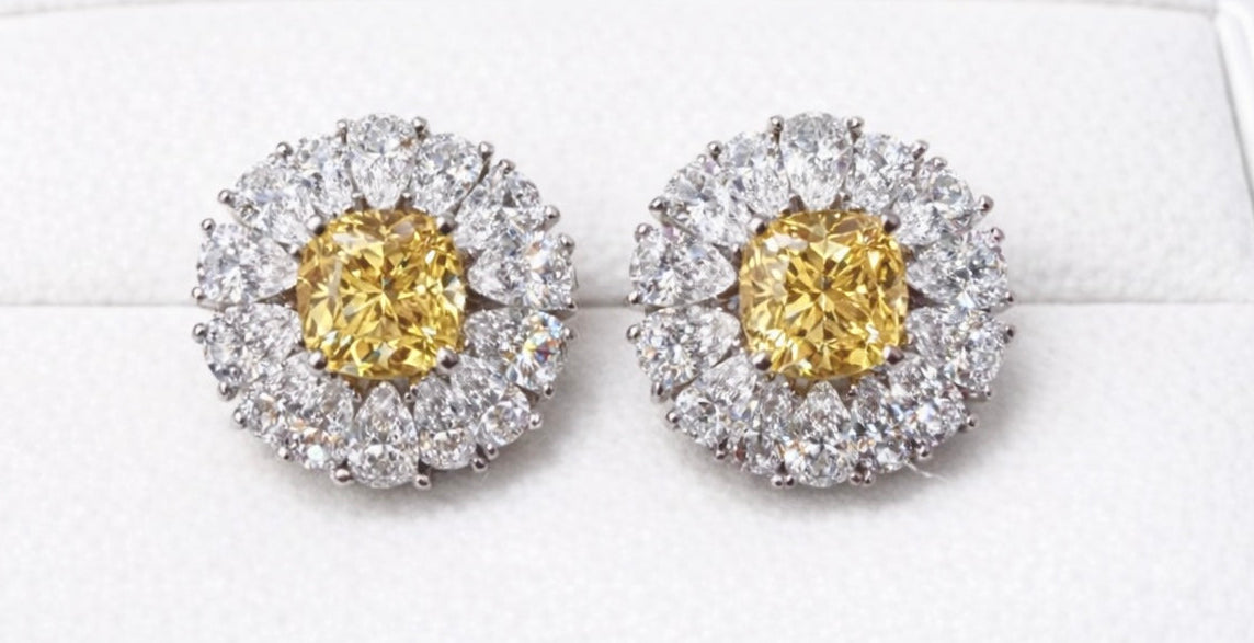 VVS Clarity WG Earring Studs