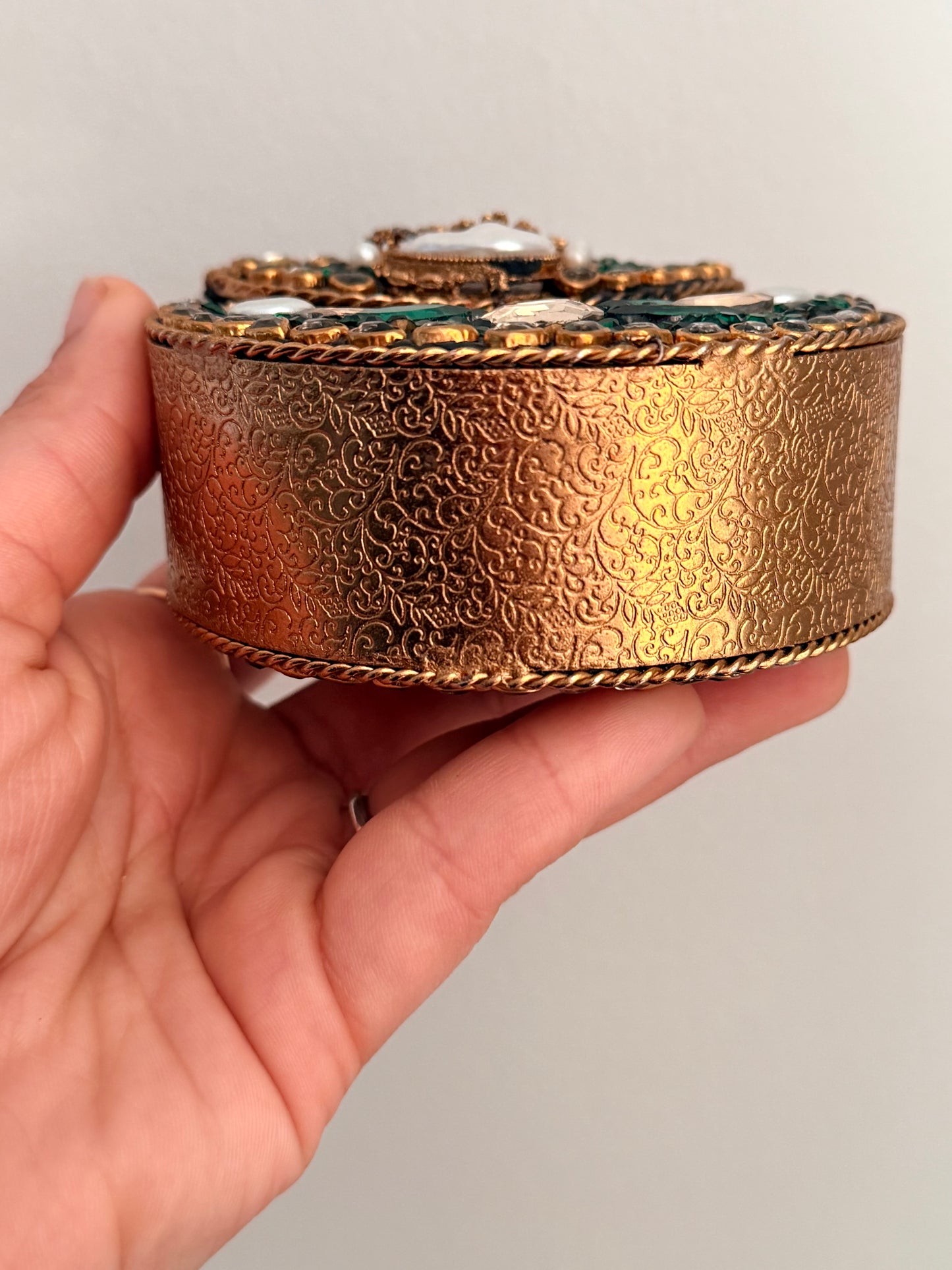Mini Turkish Clutch With Detachable Chain