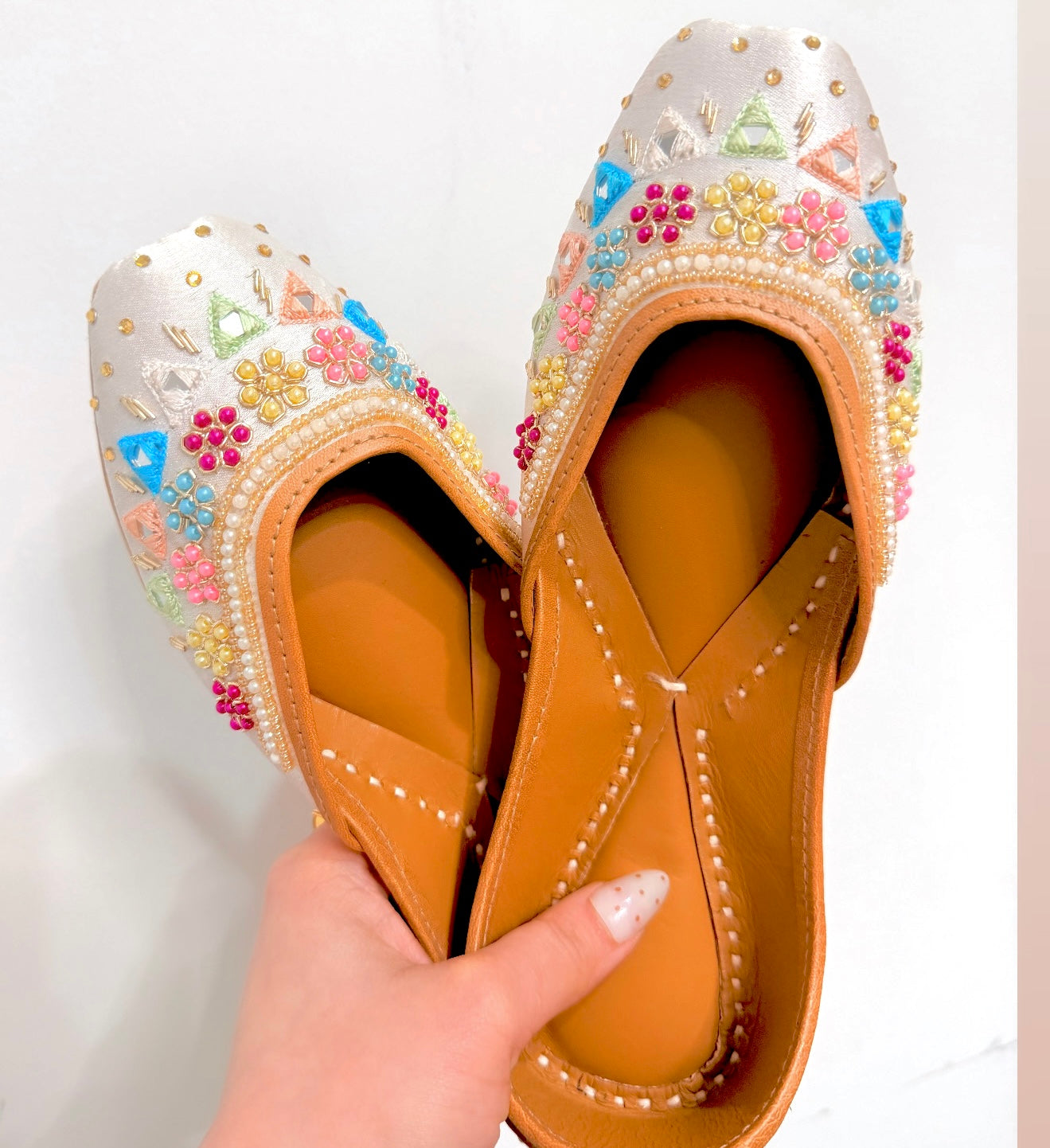 Multi Color Punjabi Jutti