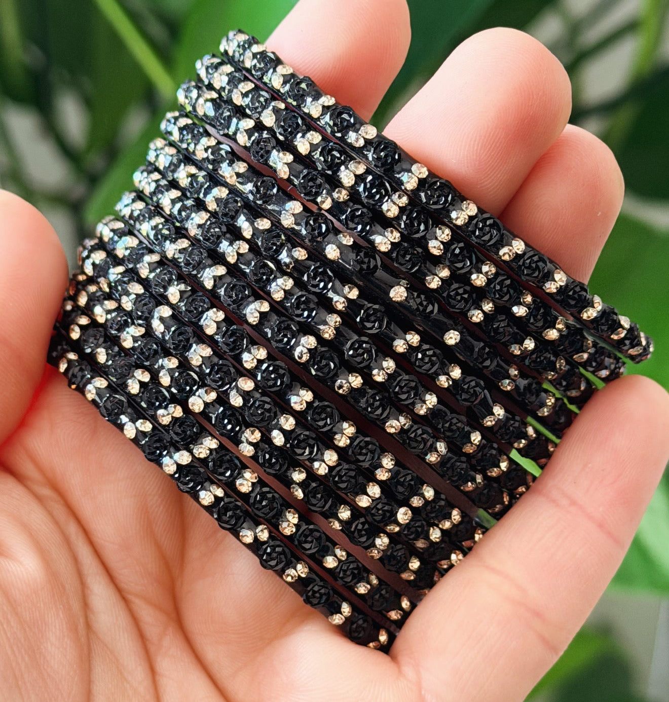 Sophia Glass Bangle Set-Black Color