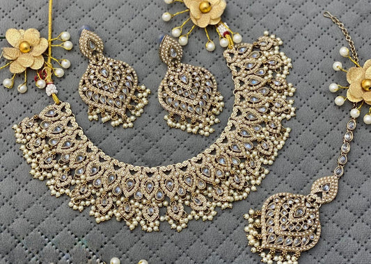 Hina Necklace Set