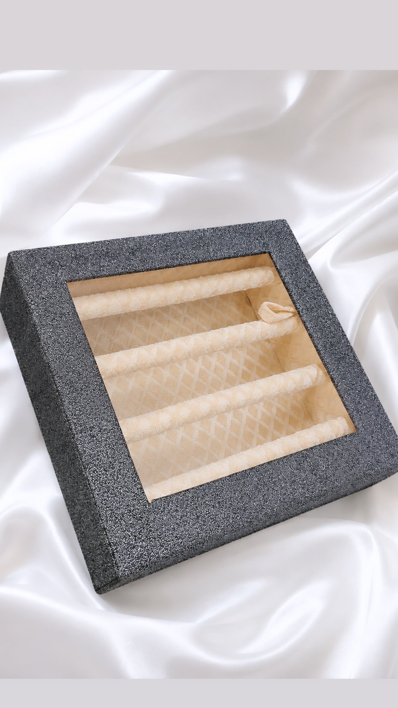 4 Rod Sparkly Box