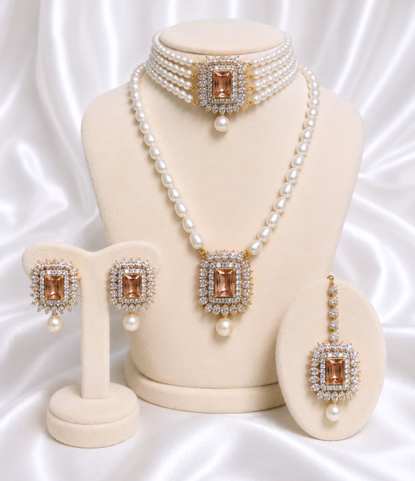 Ashnoor Necklace Set