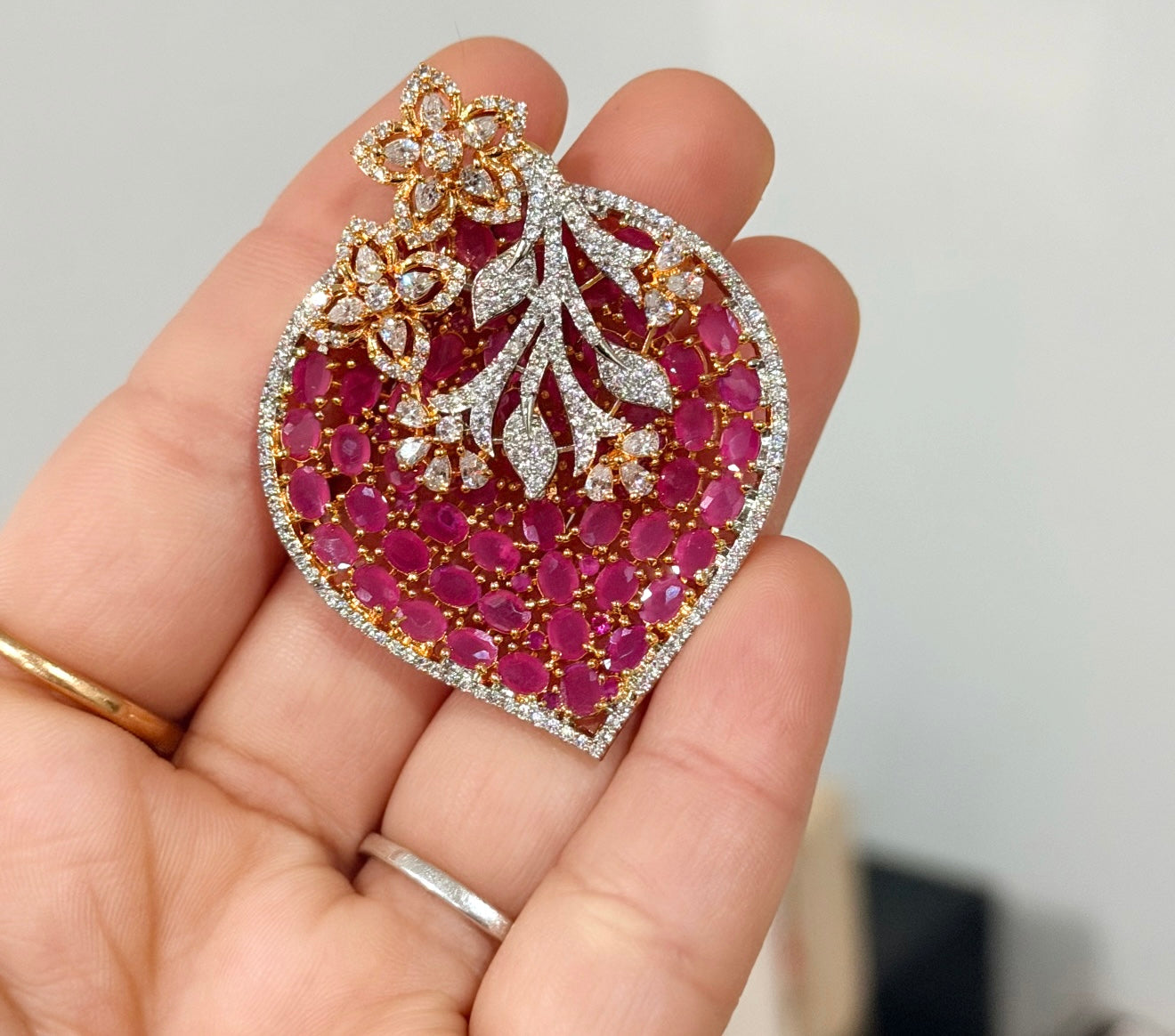 Zara Pendant Set