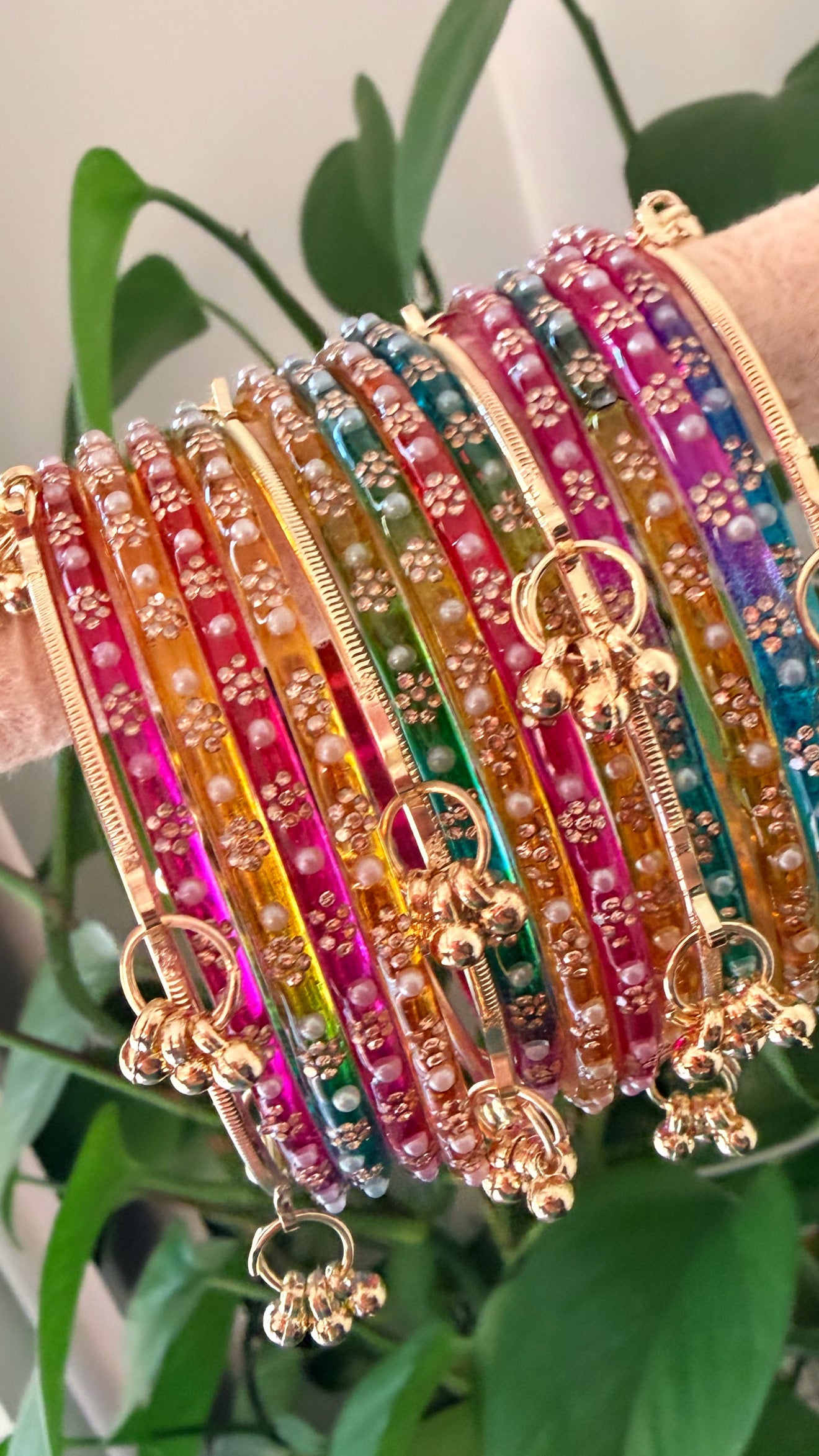 Anam Pearl Glass Bangle Set