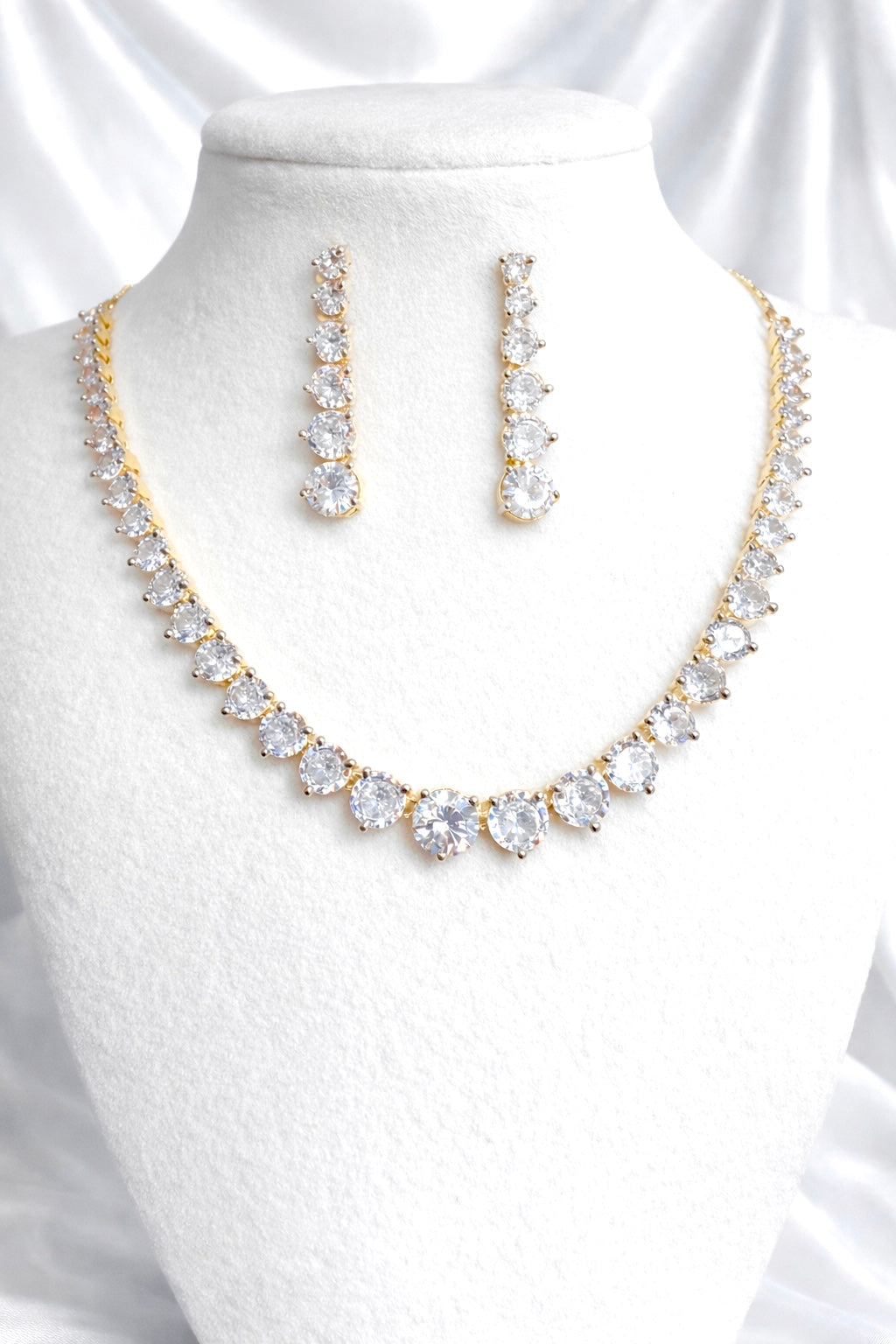 Sofia Pendant Set