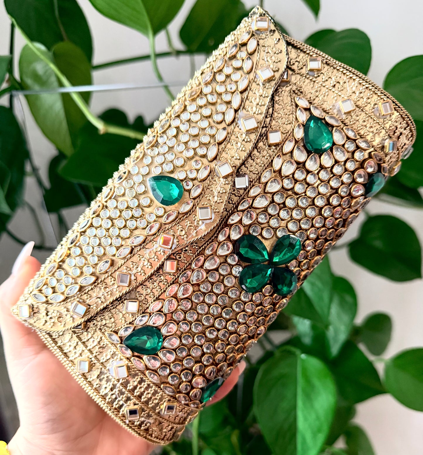 Naina Big Kundan Clutch
