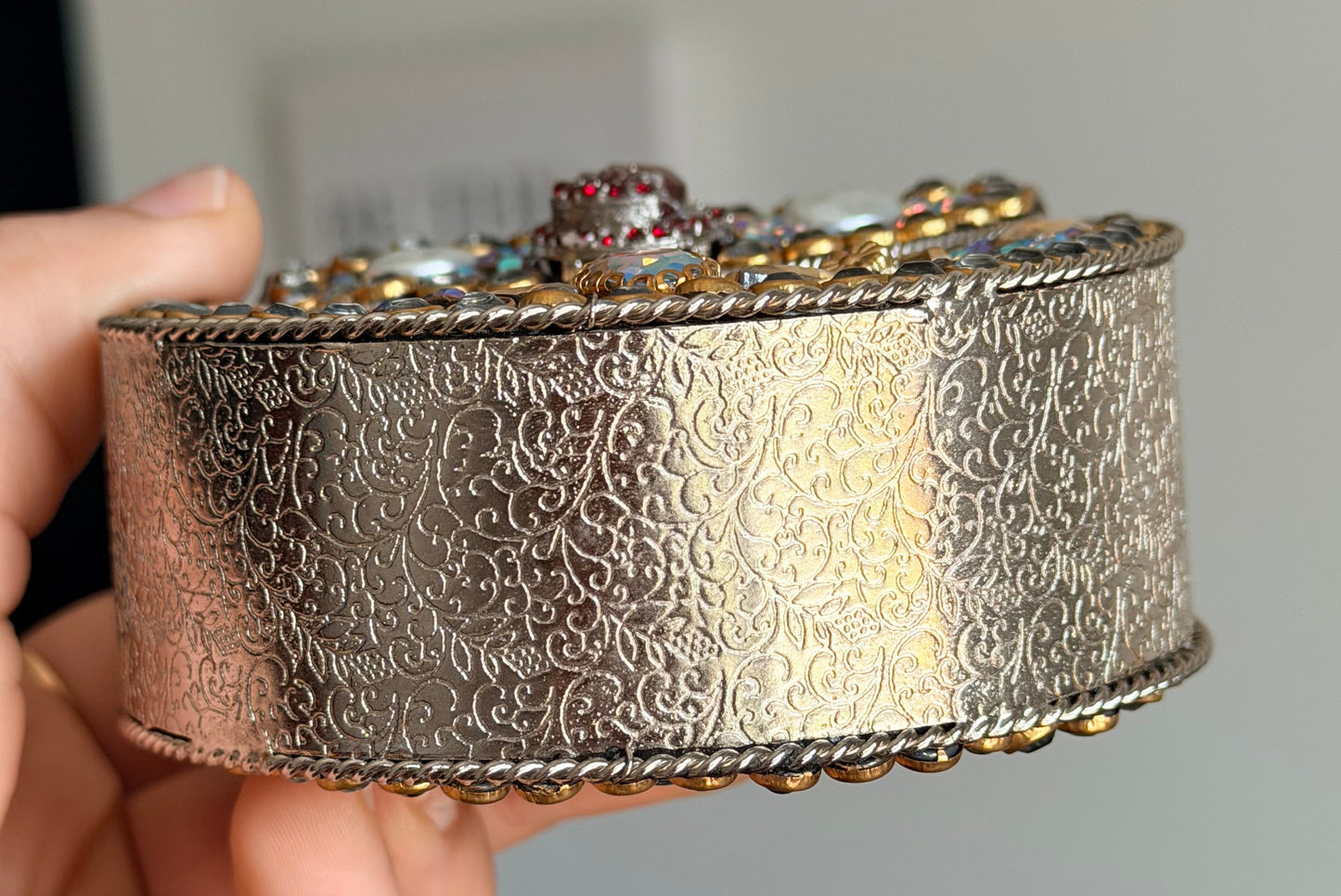 Naina Turkish Style Mini Kundan Clutch