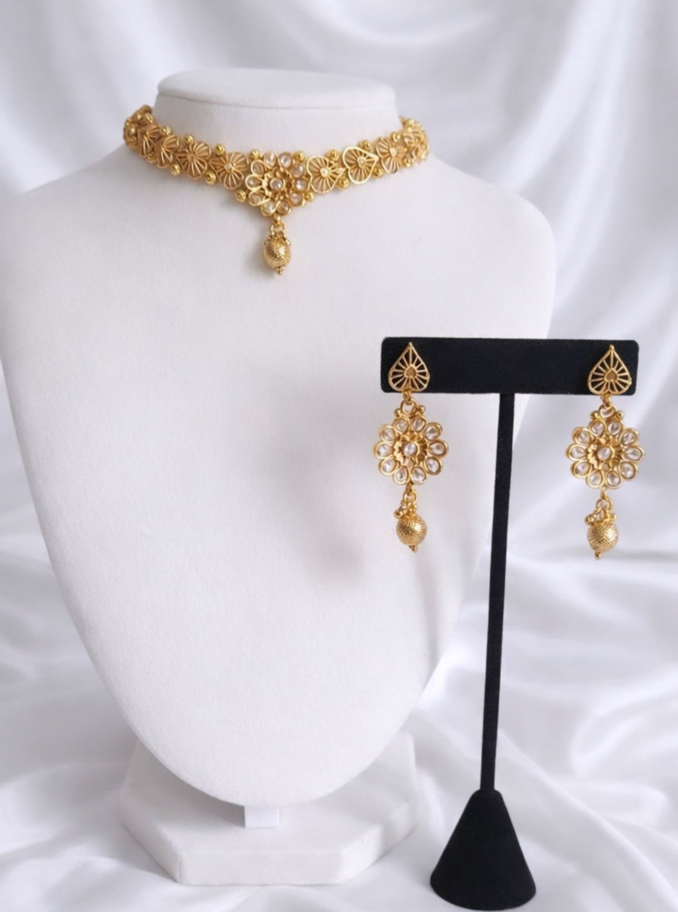 Mahima Necklace Set