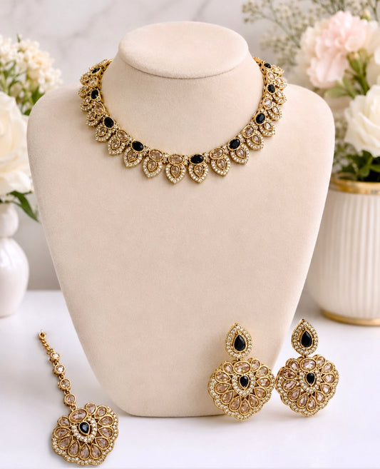 Bani Lightweight Necklace Set
