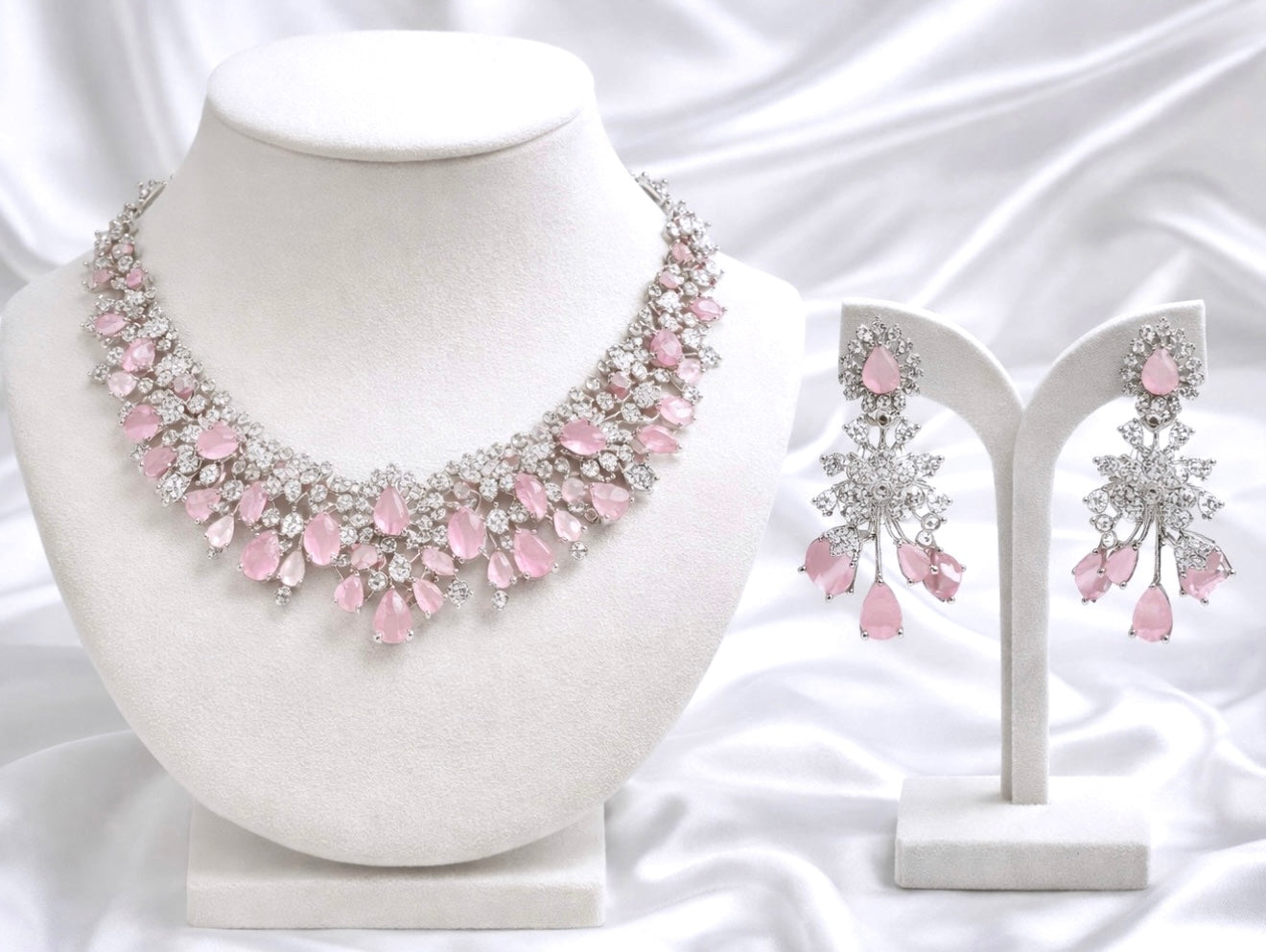 Raveena Necklace Set