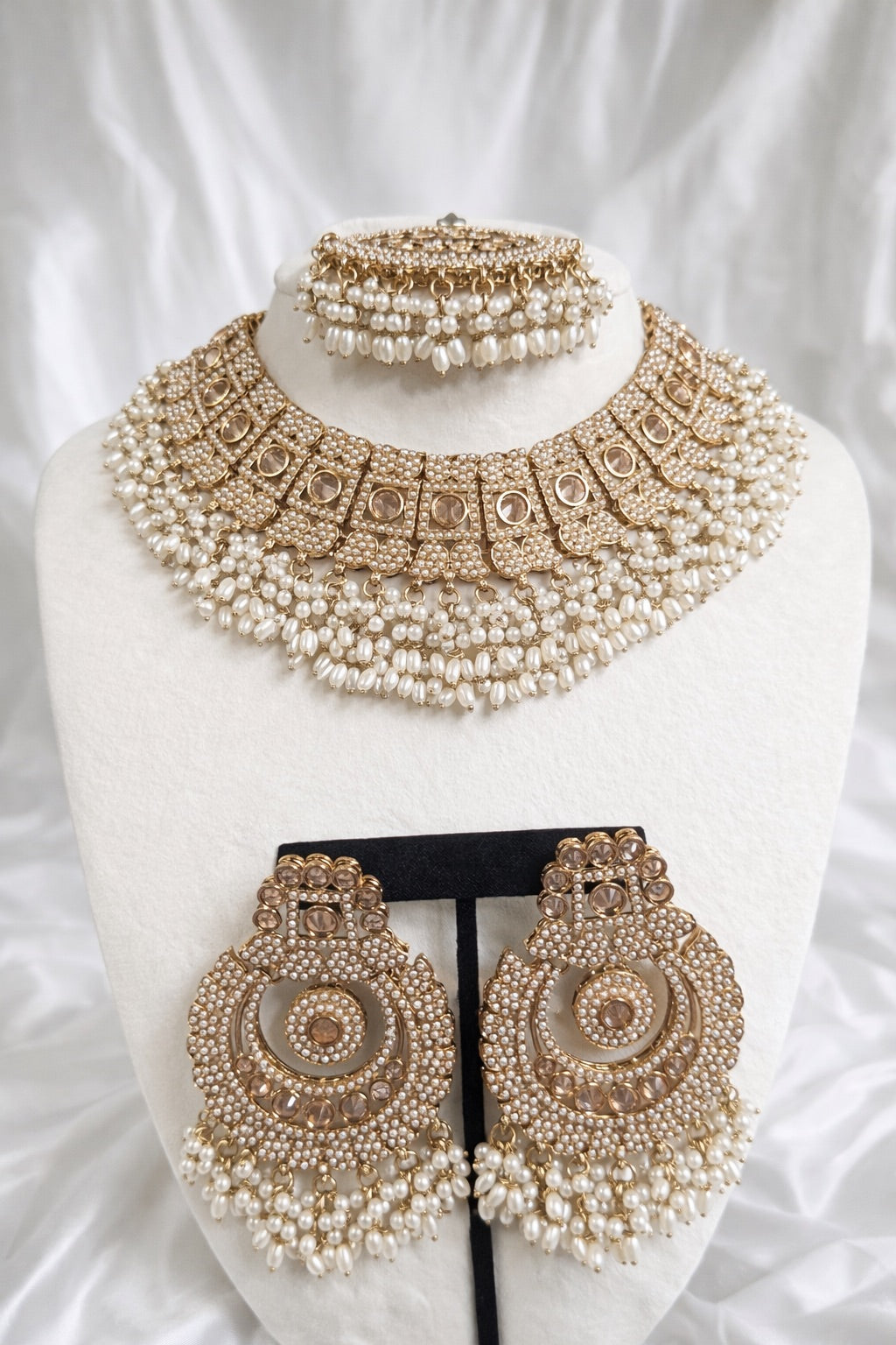 Savreen Semi Bridal Necklace Set