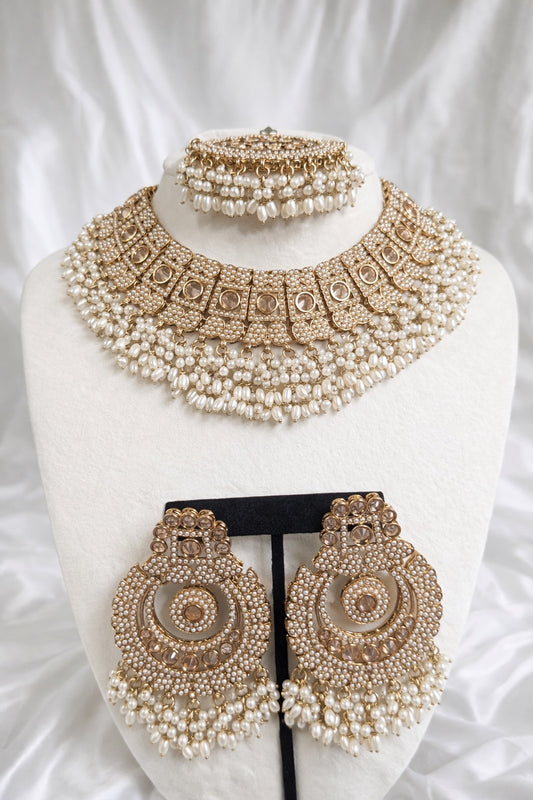 Savreen Semi Bridal Necklace Set